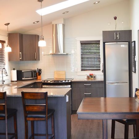 Pair-A-Dice Cottage Port Renfrew Ngoại thất bức ảnh