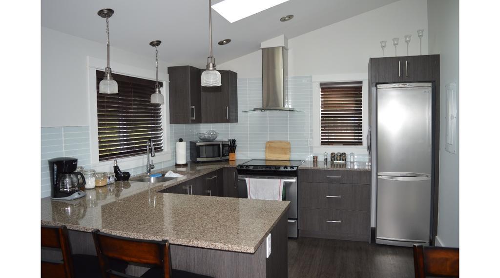 Pair-A-Dice Cottage Port Renfrew Phòng bức ảnh